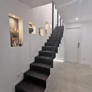 https://catania-centro-rooms-di-amato-g.taorminaitalyhotels.com